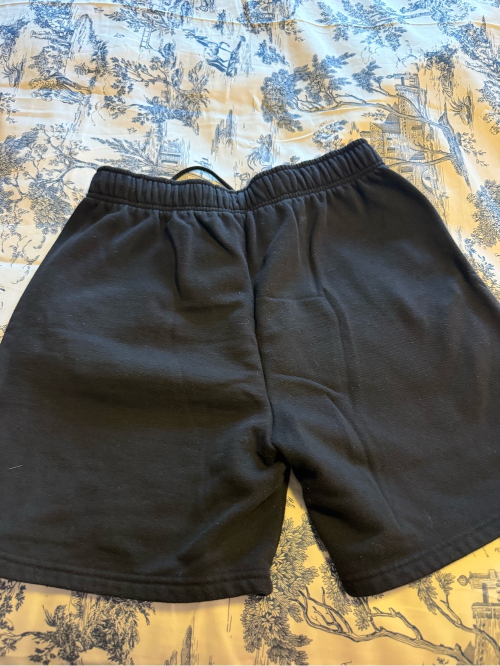 ALO Yoga Black Athletic Shorts with Drawstring - Picture 6 of 7
